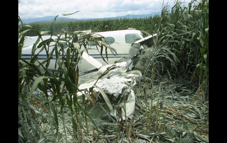 La avioneta Navajo se desplomó por causas desconocidas en una zona rural. ARCHIVO /