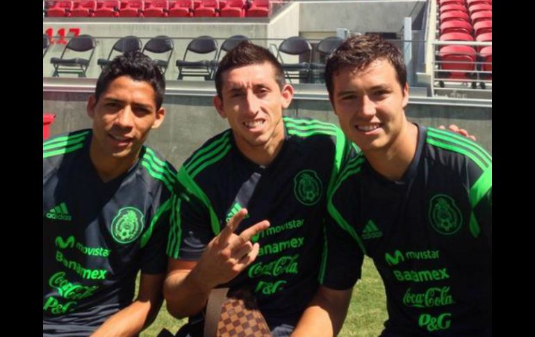 El 'Cubo' Torres(der) ya entrena con la Selección azteca para el amistoso en Denver. TWITTER  @erickestefano15.  /