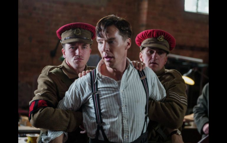 El actor Benedict Cumberbatch interpreta en la cinta a un brillante matemático homosexual. NTX  ESPECIAL  /