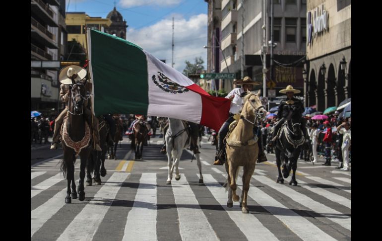 Esta mañana se llevó a cabo el desfile de Independencia en el Centro de Guadalajara. EL INFORMADOR F. Atilano  /