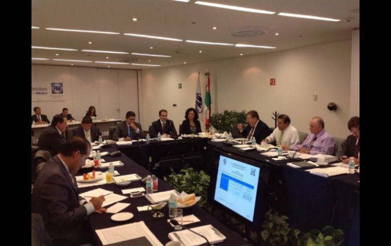 El gobernador de Sonora también ha sostenido reuniones con senadores del PAN. TWITTER ‏@guillermopadres ESPECIAL /