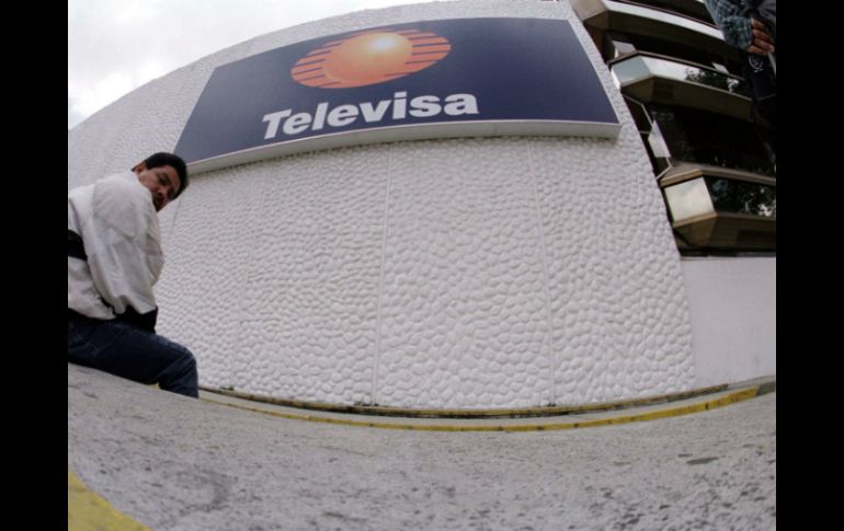 Televisa notifica que la renuncia de Larrea se da para evitar conflictos de interés. NTX  /