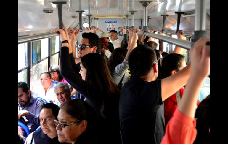 De no elevar la tarifa a nueve pesos, el sistema de transporte público será insostenible, dicen transportistas. EL INFORMADOR ARCHIVO /