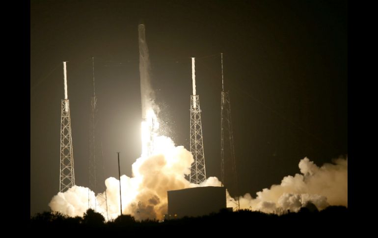 SpaceX se convirtió en la primera compañía privada en enviar una nave espacial. AFP J. Raedle  /