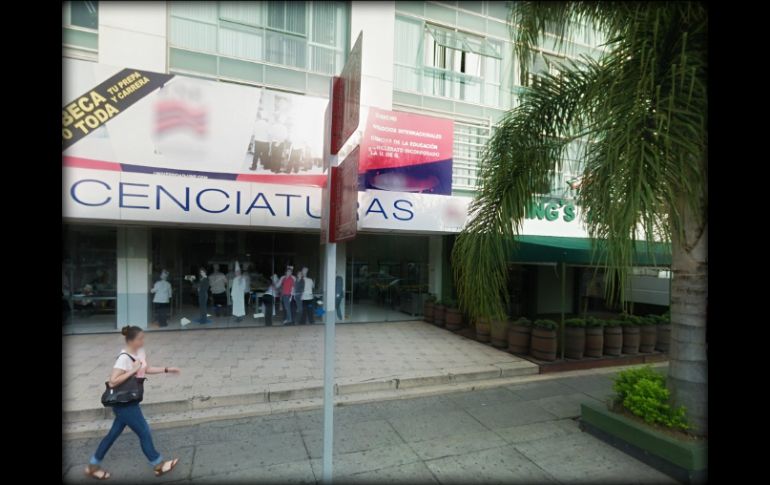 Sobre avenida Chapultepec, al cruce con Vallarta, hay un claro ejemplo de estos casos. ESPECIAL / Google Maps