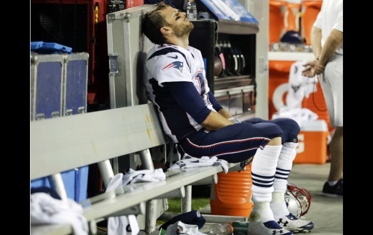 El quarterback Tom Brady dio uno de sus juegos más decepcionantes ante Kansas City. AP / C. Riedel