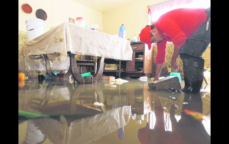 Viviendas fueron gravemente afectadas por la inundación provocada por la tormenta. EL INFORMADOR /