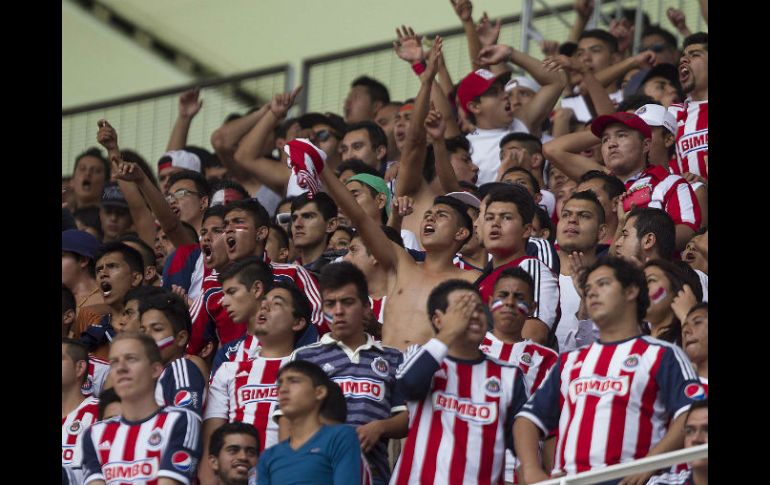 Aficionados que se dieron cita en el Omnilife para el partido entre Chivas y Atlas. EL INFORMADOR / J. Mendoza