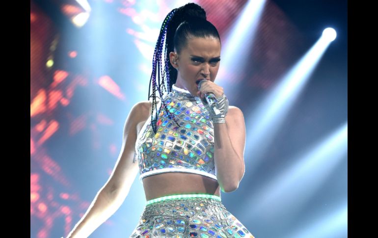 Fuentes de espectáculos afirman que Katy Perry protagonizará el Show de Medio Tiempo. AP / ARCHIVO