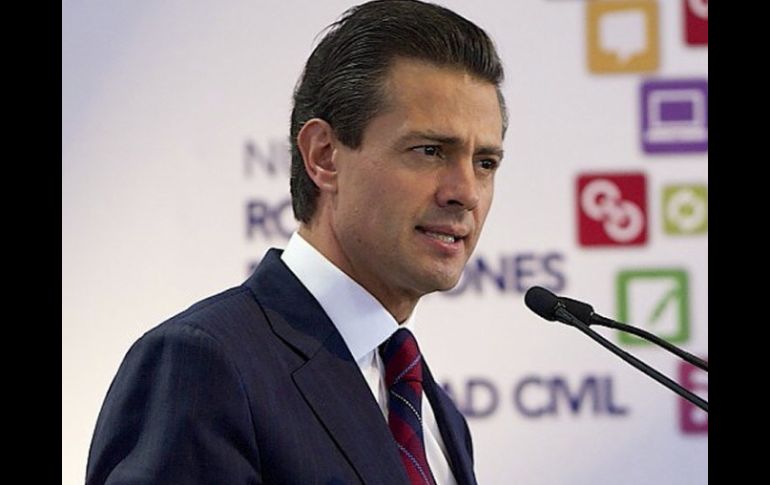 Peña Nieto dice que el Ejecutivo tiene la responsabilidad de esclarecer los hechos. EFE /