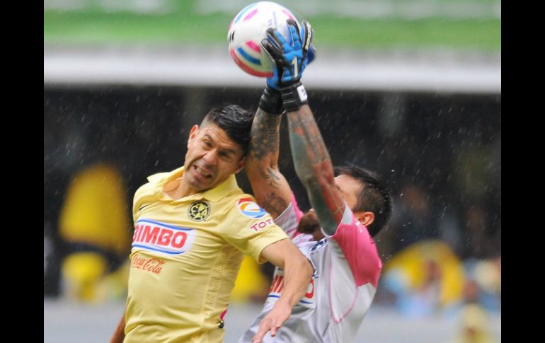 Al minuto 79' Peralta aprovechó un error entre defensas del Monterrey para poner el resultado definitivo. AFP / STR