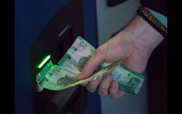 El sistema permite el envío de divisas por una comisión 'simbólica'. AFP / ARCHIVO