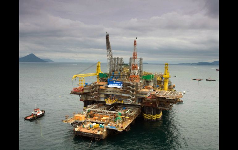 La producción de petróleo crudo promedia 2 mil 398 millones de barriles diarios en el tercer trimestre del año. AFP / ARCHIVO