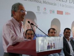 El gobernador Salvador Jara afirma que el problema no se solucionará con huelgas de hambre. TWITTER /  @SJara_gobmich