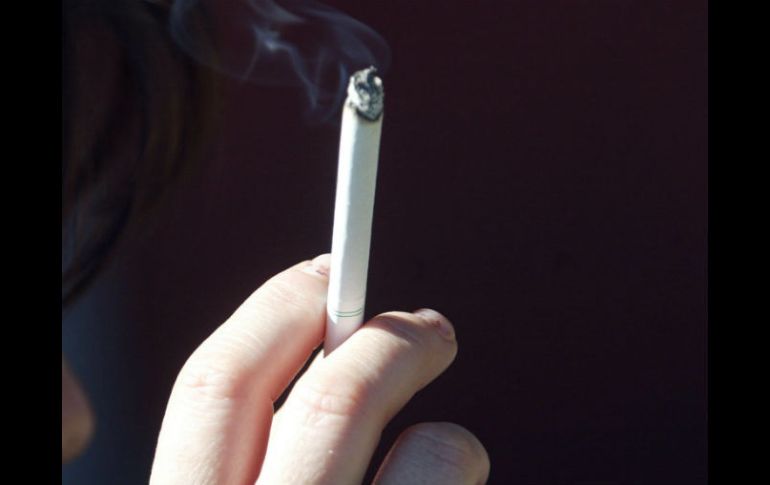 Investigadores apuntan que la presión y el estrés están asociados a la necesidad del fumador de consumir tabaco. EL INFORMADOR / ARCHIVO