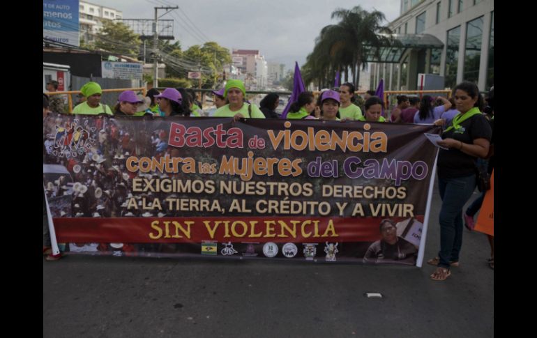 Organizaciones en Honduras demandan el fin de la violencia, han muerto de manera violenta 453 mujeres en lo que va de año. EFE / G. Amador