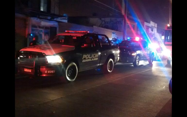 La Policía de Guadalajara detuvo a dos sujetos que, según testigos, participaron en el tiroteo. EL INFORMADOR / S. Blanco