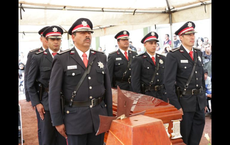 Al homenaje asistieron compañeros y familiares del comandante José Héctor García. ESPECIAL / Policía de Tlajomulco