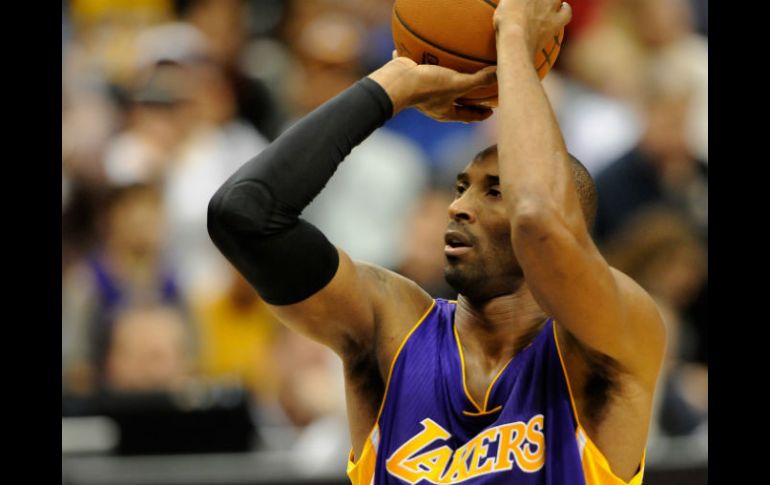 Bryant, en su decimonovena temporada en la NBA superó a Jordan con un tiro libre que le dio a los Lakers. AFP / H. Foslien