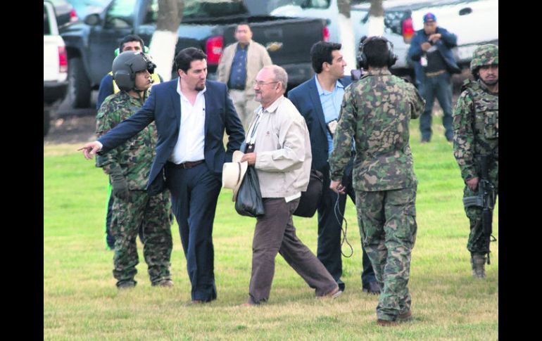 Hipólito Mora se entregó a las autoridades para responder al enfrentamiento del pasado 16 de diciembre. EFE /