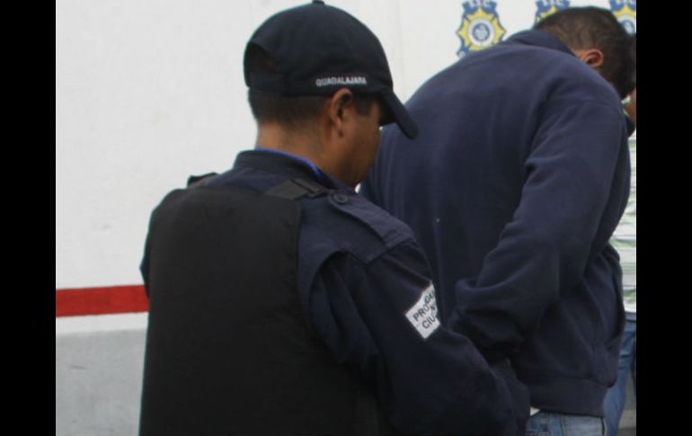 Los agresores fueron detenidos por policías de Guadalajara. EL INFORMADOR / ARCHIVO
