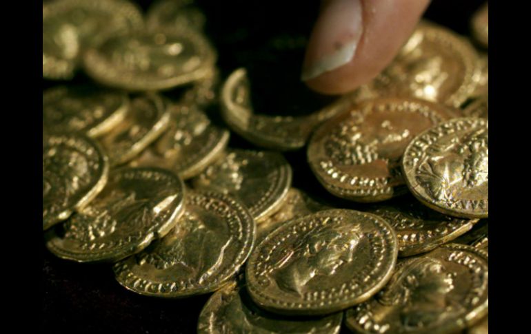 Las monedas cuentan con rostros de reyes anglosajones. AP / ARCHIVO
