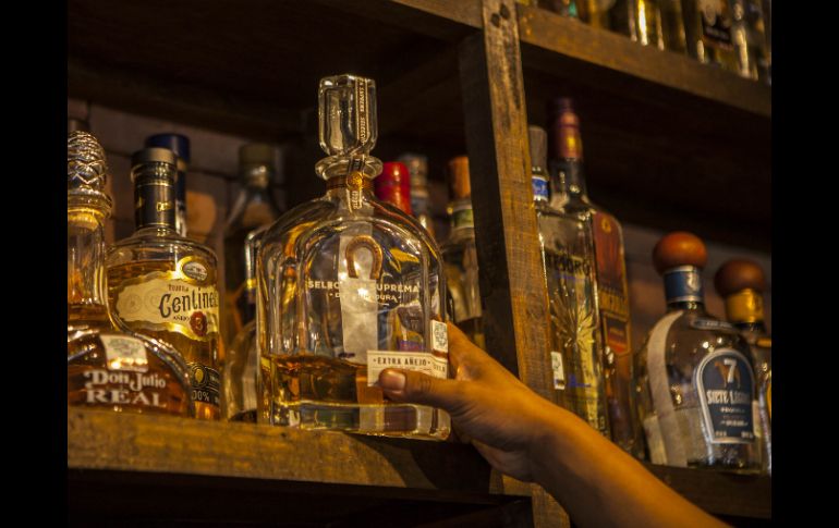 En 2014 el tequila acaparó el 40 por ciento del mercado de las bebidas. EL INFORMADOR / ARCHIVO
