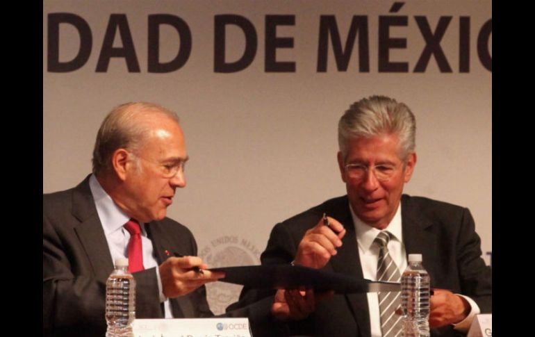 Las instituciones amplían el acuerdo de transparencia para el nuevo AICM a la licitación del tren de alta velocidad. SUN / A. Hernández