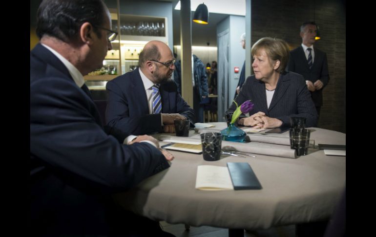 Alemania estaría dispuesta a apoyar un nuevo programa de ayuda de hasta 20 mil MDE, siempre que Tsipras cumpliera con la Troika. EFE / G. Bergman