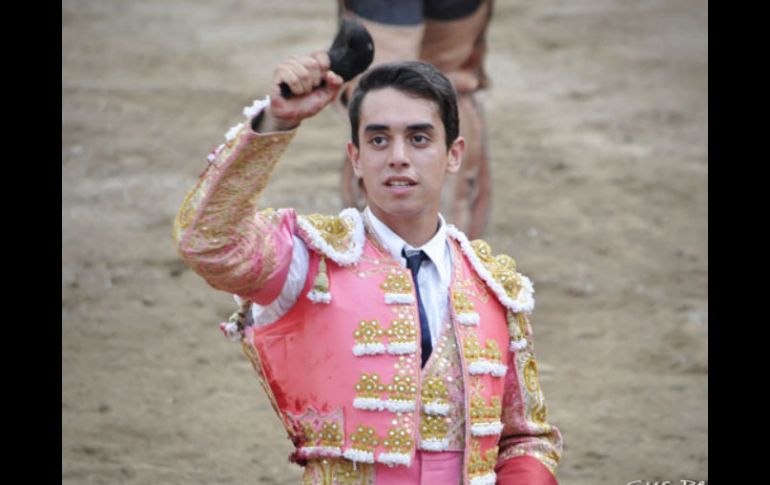 Carlos Casanueva es alumno de la Academia Municipal Taurina de Guadalajara, también tomó un curso en Madrid. ESPECIAL / casatoreros.com/G. Pelayo