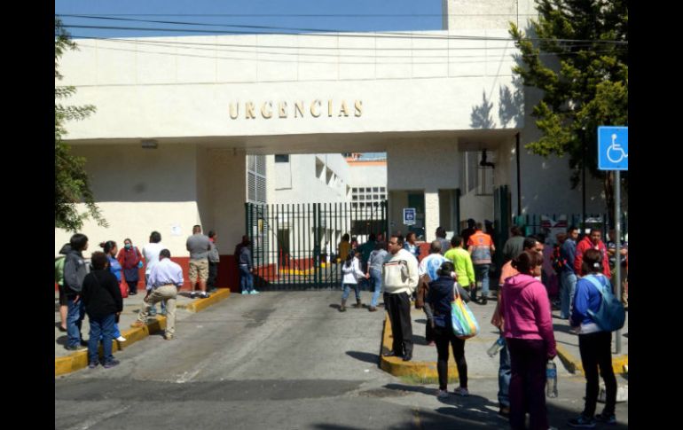 En la mañana también fue desalojado el Hospital Rubén Leñero por un fuerte olor a gas. SUN / J. Cabrera