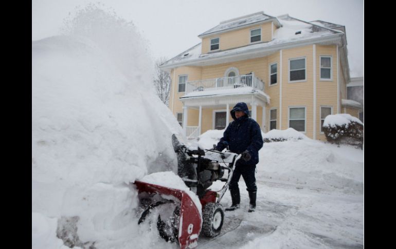 Para Boston, las tormentas sucedidas durante los recientes 15 días han arrojado casi dos metros de nieve. AFP /