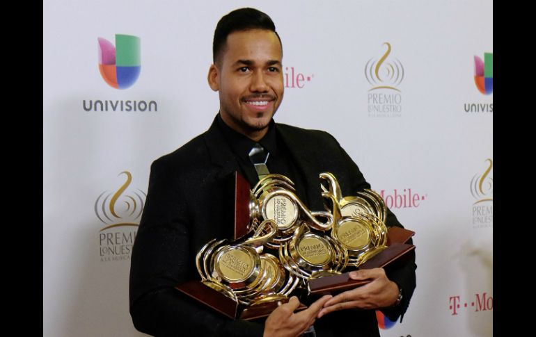 Santos obtuvo galardones por su éxito, 'Propuesta Indecente'. EFE / ARCHIVO