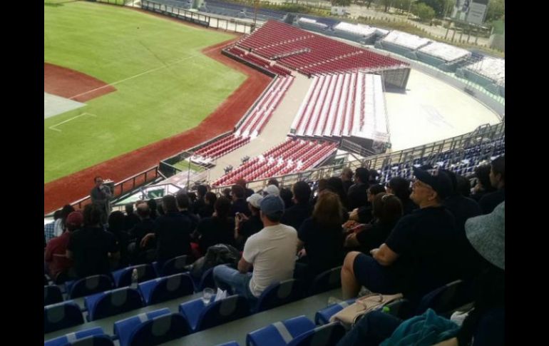 Los costos de los boletos irán desde los 100 pesos para todos los asientos azules de la planta baja. TWITTER / @charrosbeisbol
