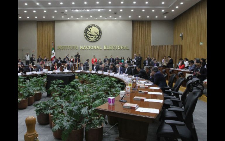 El INE destaca que su presidente Lorenzo Córdova confía en que en breve el consejo general regrese a la normalidad. NTX / C. Pereda