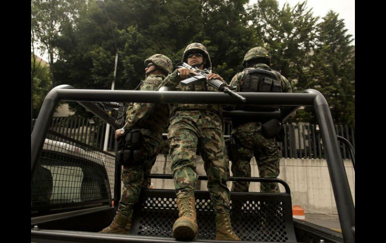 El personal de la Sedena realizaba labores de patrullaje al topar con un convoy de cuatro vehículos. AFP / ARCHIVO