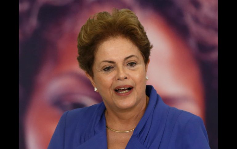 La presidenta brasileña señala que la denuncia a tiempo puede salvar la vida de una mujer. AP / E. Peres