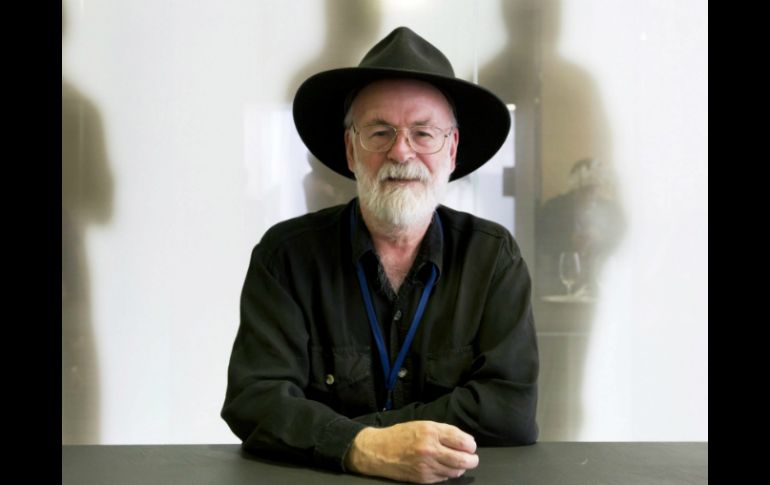 Pratchett era conocido por sus novelas cómicas y de fantasía. AP / ARCHIVO