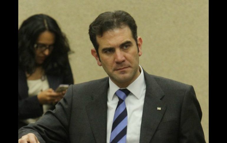 El consejero presidente del INE, Lorenzo Córdova, llama a no afectar la credibilidad pública y niega haber apoyado el aumento salarial. NTX / ARCHIVO