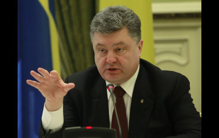 Petro Poroshenko propuso en el 2014 una ley de autogobierno para las zonas rebeldes, pero nunca entró en vigor. AP / ARCHIVO