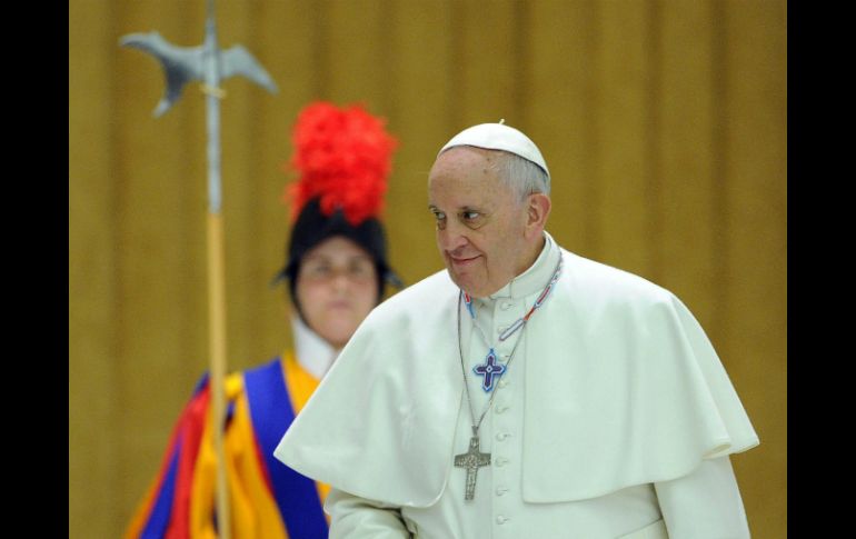 El Papa recuerda que cuando vivía en Buenos Aires era 'muy callejero', pues 'iba, venía por las parroquias'. EFE / ARCHIVO