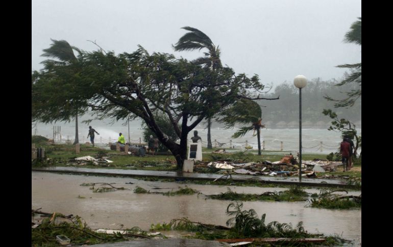 El meteoro Pam, de categoría 5, azotó la capital del archipiélago, Port Vila, el viernes con vientos de hasta 320 kilómetros por hora. AFP / UNICEF pacific