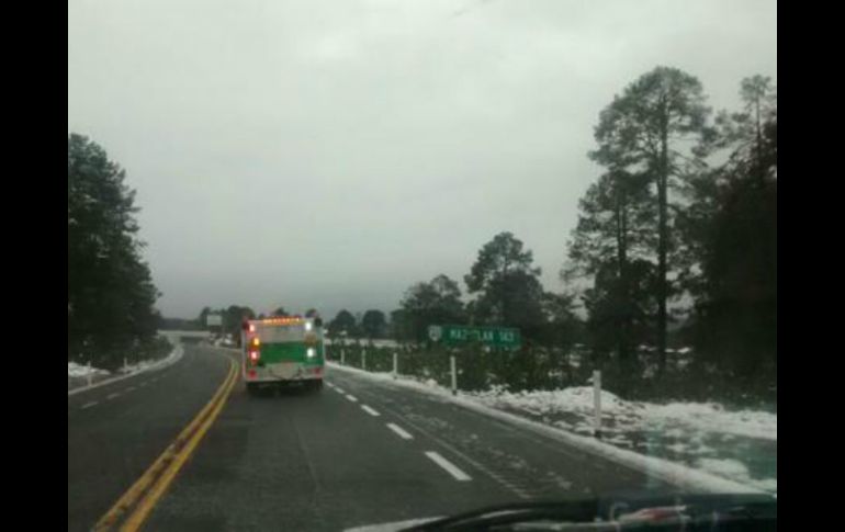 PC Durango había reportado el cierre total de un tramo por la nieve. TWITTER / @uepcdurango