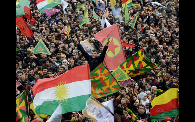El mensaje es leído ante más de 200 mil personas en Diyarbakir, reunidas con motivo del Año Nuevo kurdo. AFP / I. Akengin