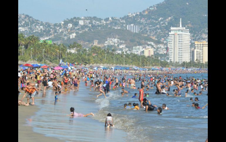 Las estimaciones en cuanto a visitantes son alrededor de 50 mil turistas en Acapulco e Ixtapa-Zihuatanejo. NTX / ARCHIVO