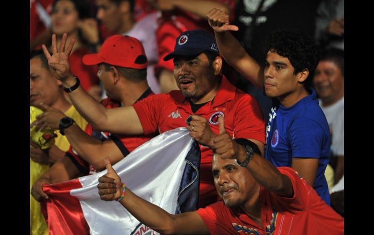 La afición de Veracruz confía en la clasifiación y la salvación de su equipo. MEXSPORT / L.Monroy