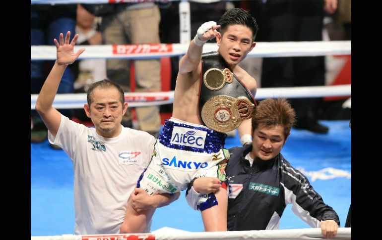 Ioka es el segundo boxeador japonés que gana títulos mundiales en tres categorías distintas. AFP / J. Press