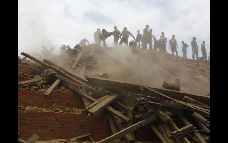 El terremoto también se sintió en varias ciudades del norte de India. AP / N. Shrestha