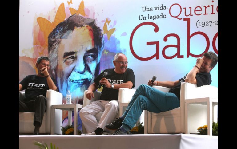 Élmer Mendoza, Benito Taibo y Xavier Velasco participan en una plática en el evento para celebrar a García Márquez. EL INFORMADOR / M. Vargas