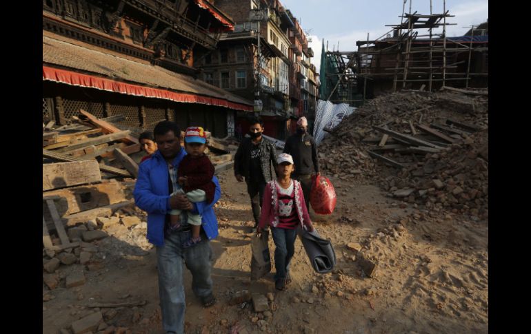 El terremoto de ayer es el sismo de mayor intensidad en casi 80 años en el país. AP / M. Swarup